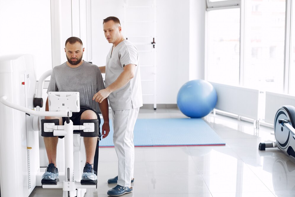 doctor-with-patient-physiotherapy-clinic