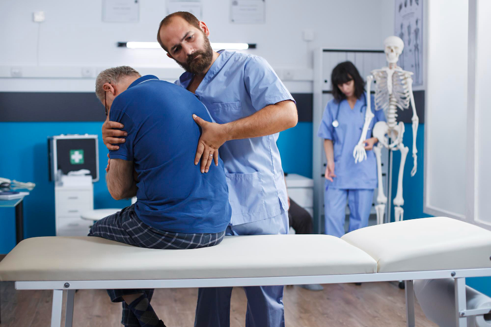 Chiropractor provides aid to patient
